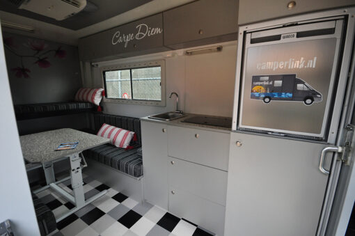Mercedes Sprinter camperbus met XXL bed - Afbeelding 7